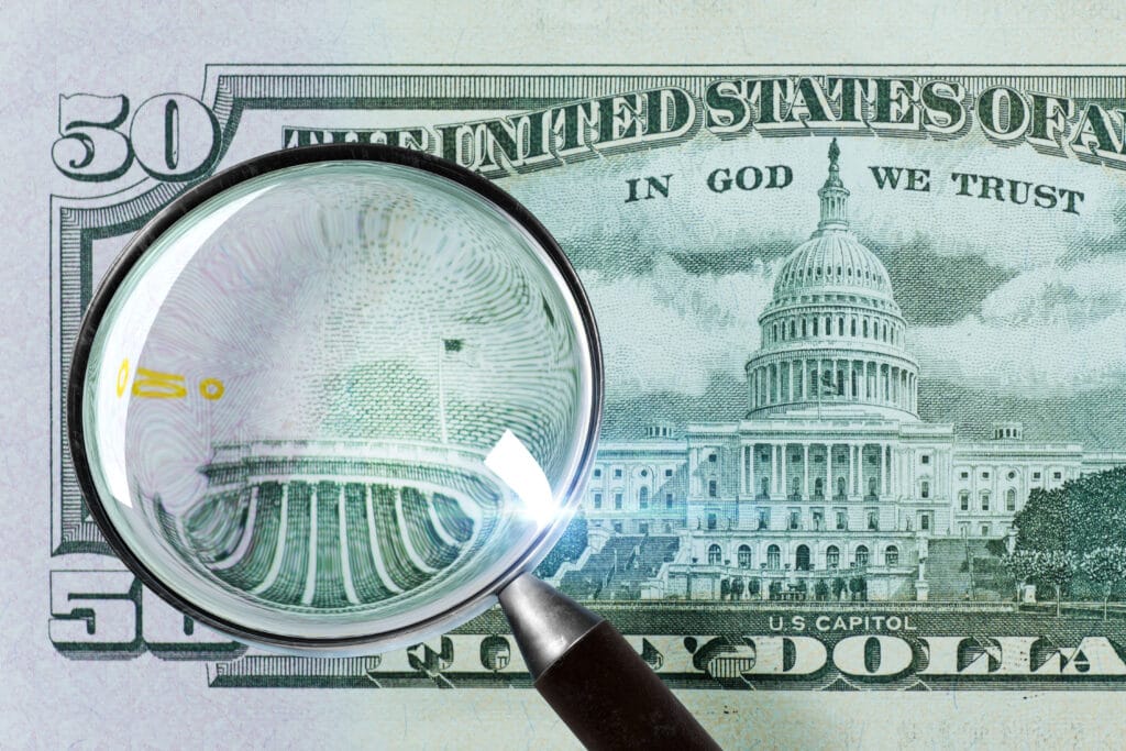 Billete de 50 dólares falsos