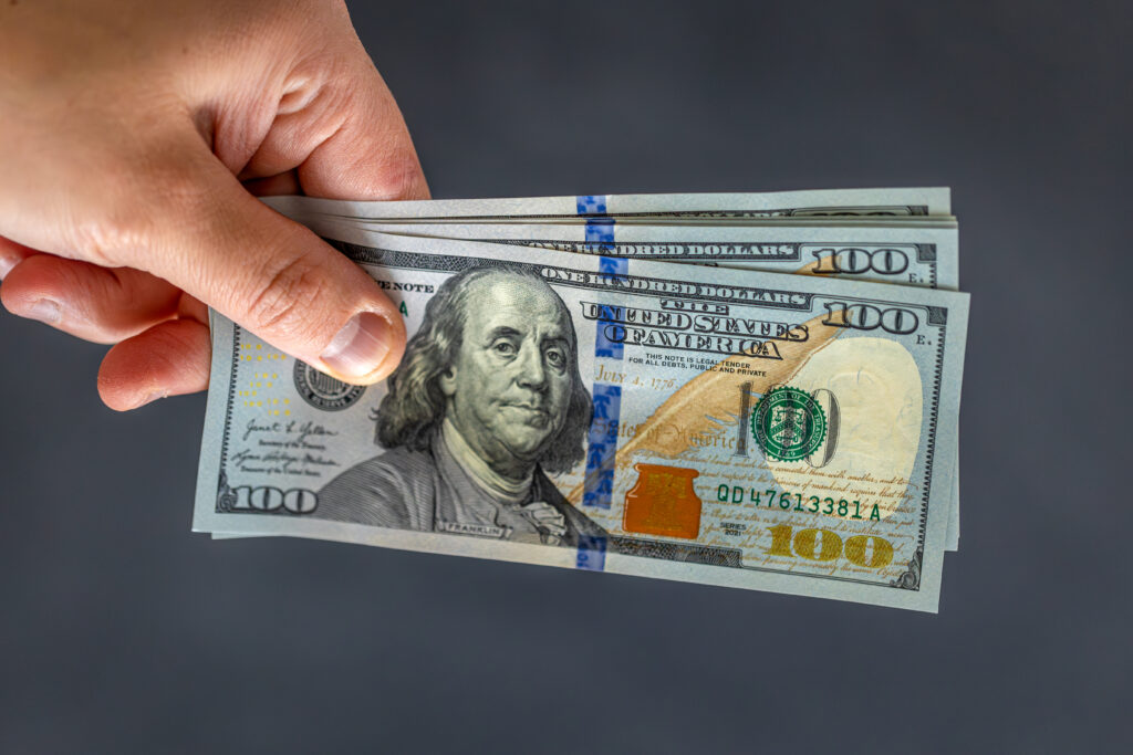 Dólares estadounidenses a soles peruanos